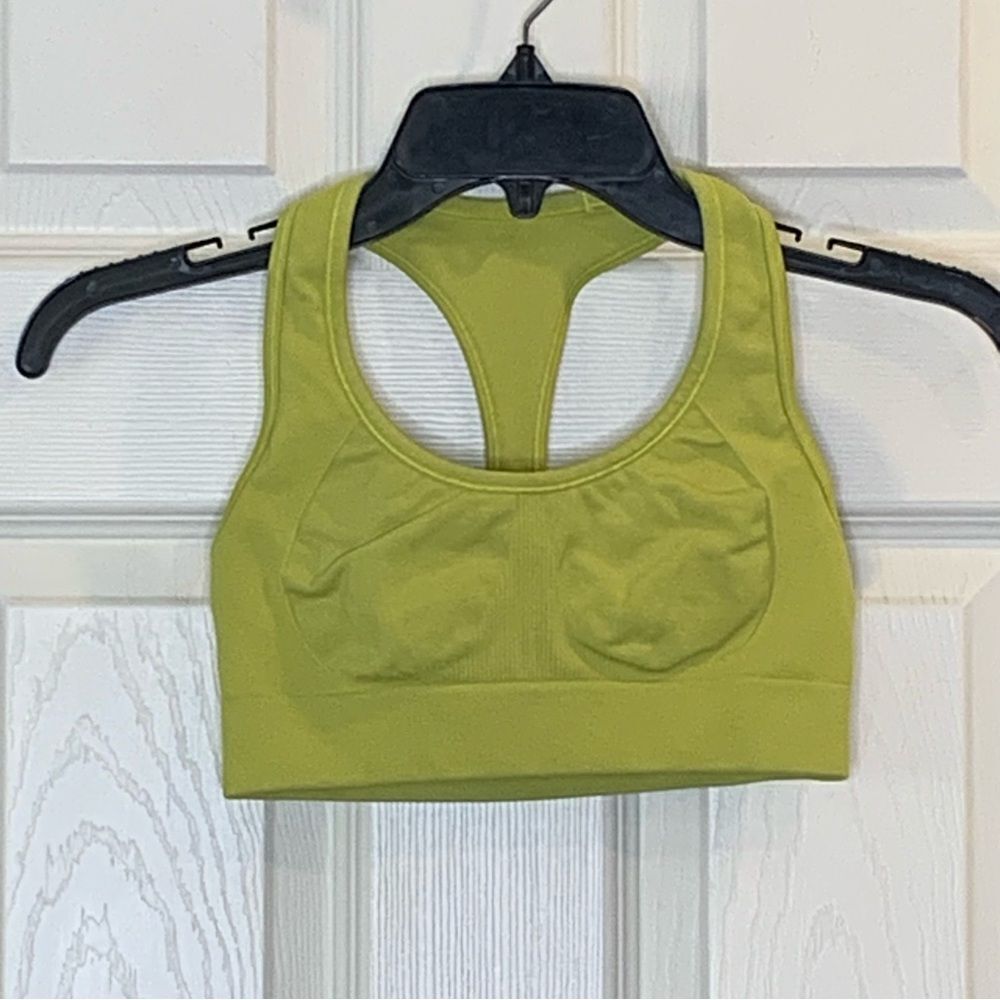 Lululemon Ebb & Flo Sports bra Split Pea Green Color Size 4